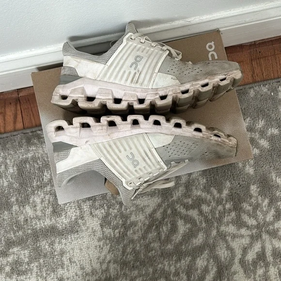 Gray and white On running shoes. - Picture 5 of 14